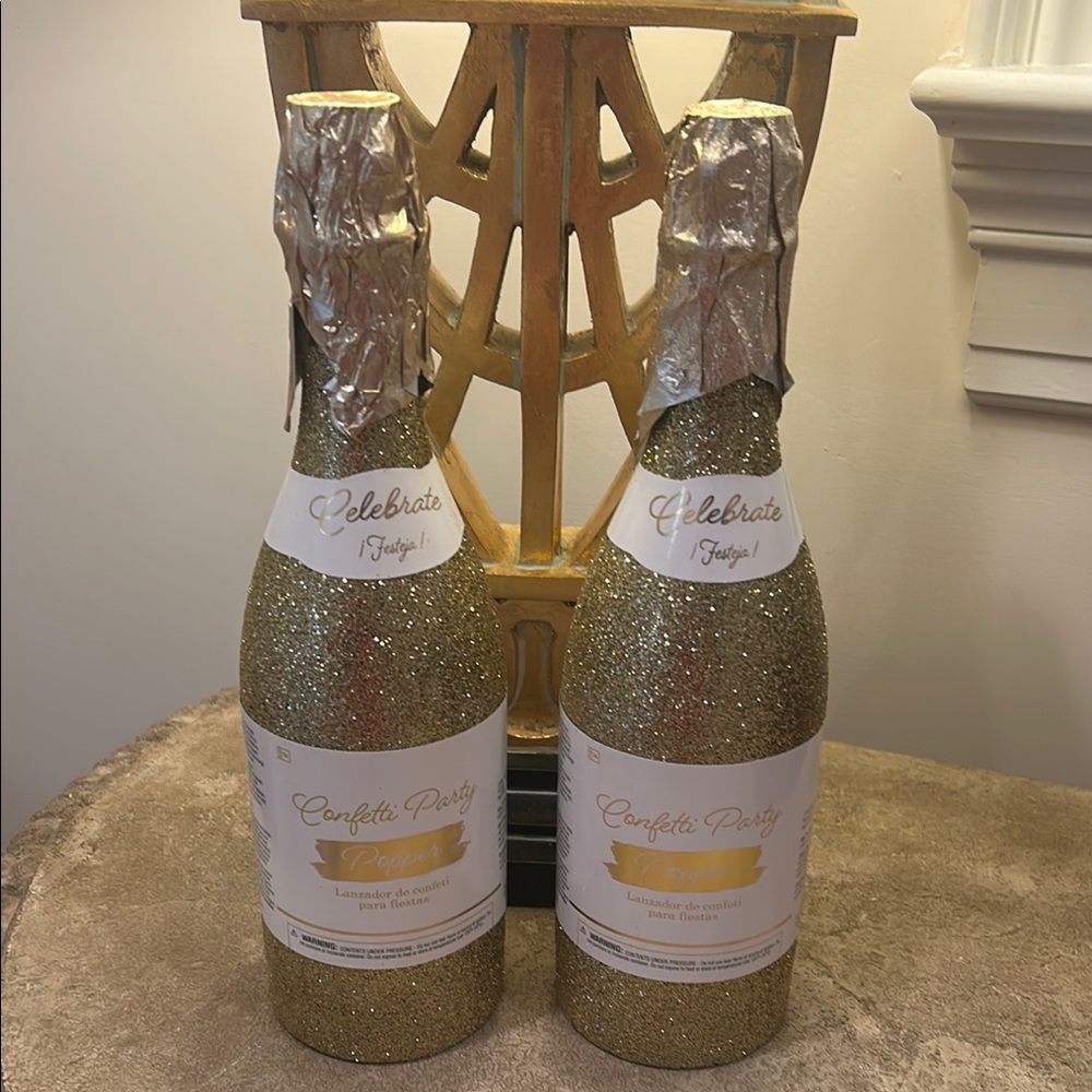 Gold sparkly Party poppers